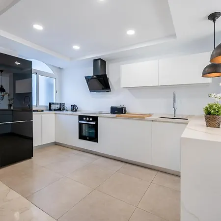 Precioso Apartamento En El Centro Con Aparcamiento *